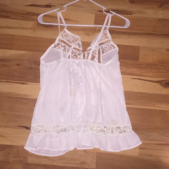 White tank top - Picture 2 of 3